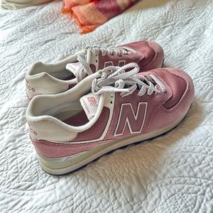 Women’s Pink New Balance 574